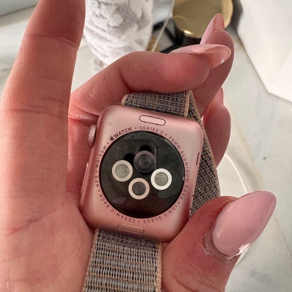 s-l400.jpg Apple Watch Series 2 (38mm) - Rose Gold - Aluminum Case